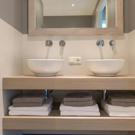 Holiday home Wertemerhoeve Groepsaccommodatie 14 Personen *