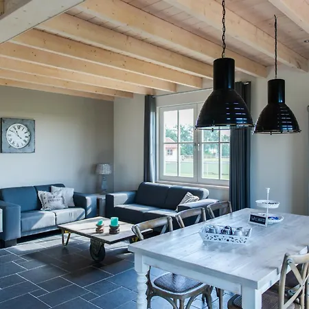 Wertemerhoeve Groepsaccommodatie 14 Personen Holiday home Evertsoord
